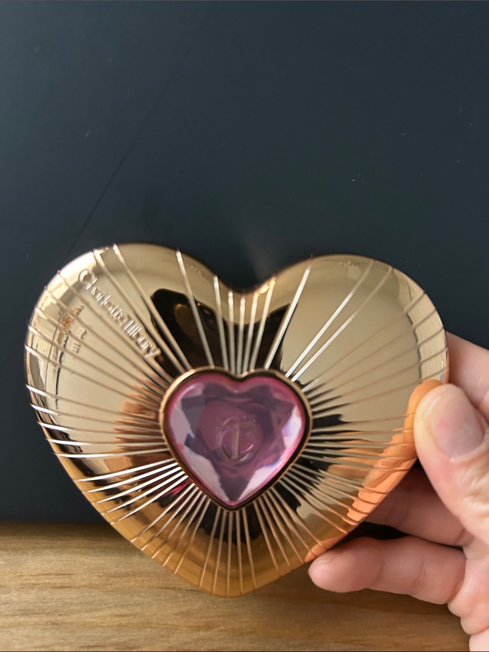 Charlotte Tilbury Rose Gold Heart Compact - Pillow Talk Flawless Peach
